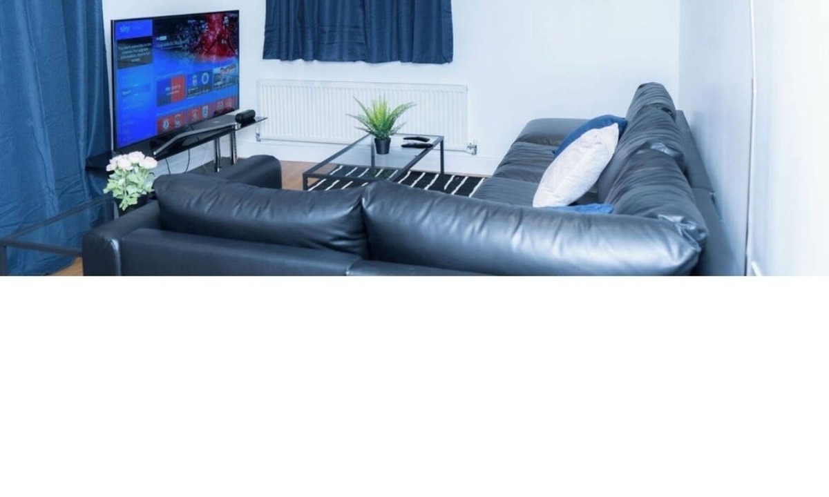 Cranbrook Apartment | 1 bedroom Luxury Apartment Gants-Hill in Illford