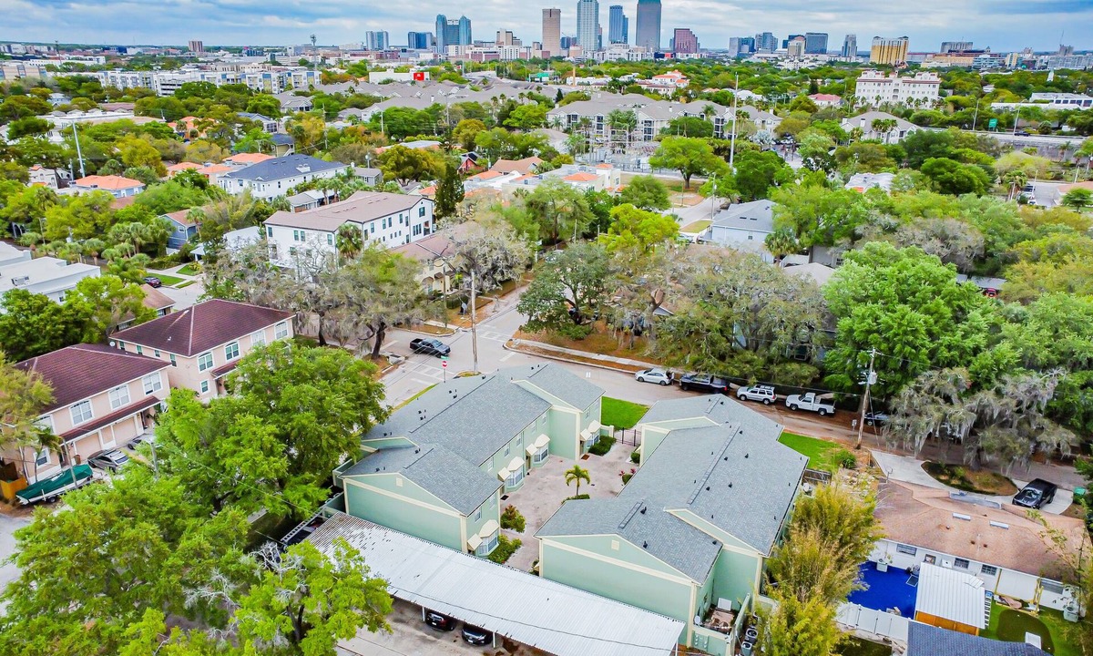 Courier City - Oscawana Condo | 2BR/2.5BA Tampa Condo – Walk to Hyde Park, SOHO, and Bayshore
