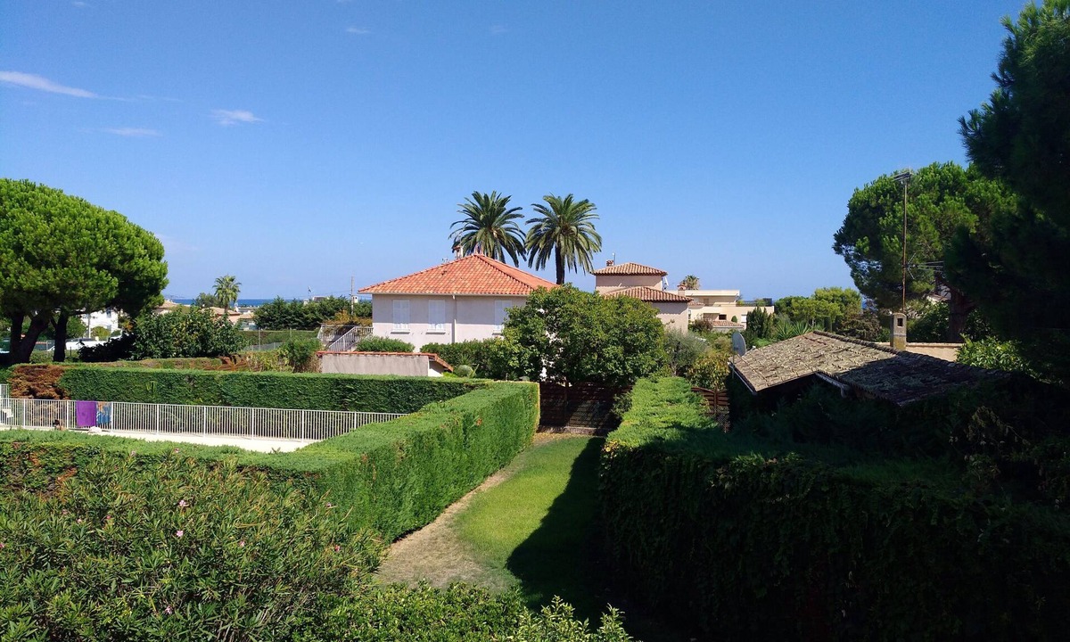 Plaine de la Brague Apartment | 3-bedroom apartment, swimming pool, tennis court, sea view, 10' walk to the sea