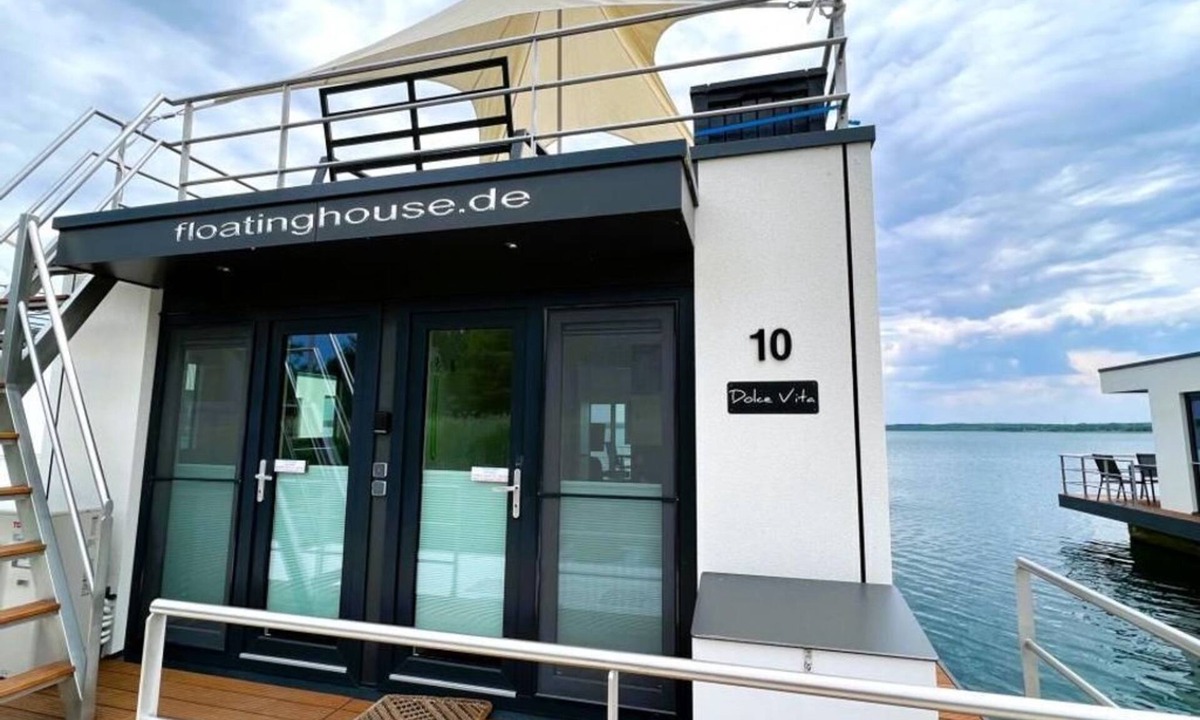 Laasow Boat Rental | 9. Schwimmendes Ferienhaus Dolcevita - Schwimmende Ferienhäuser Gräbendorfer See