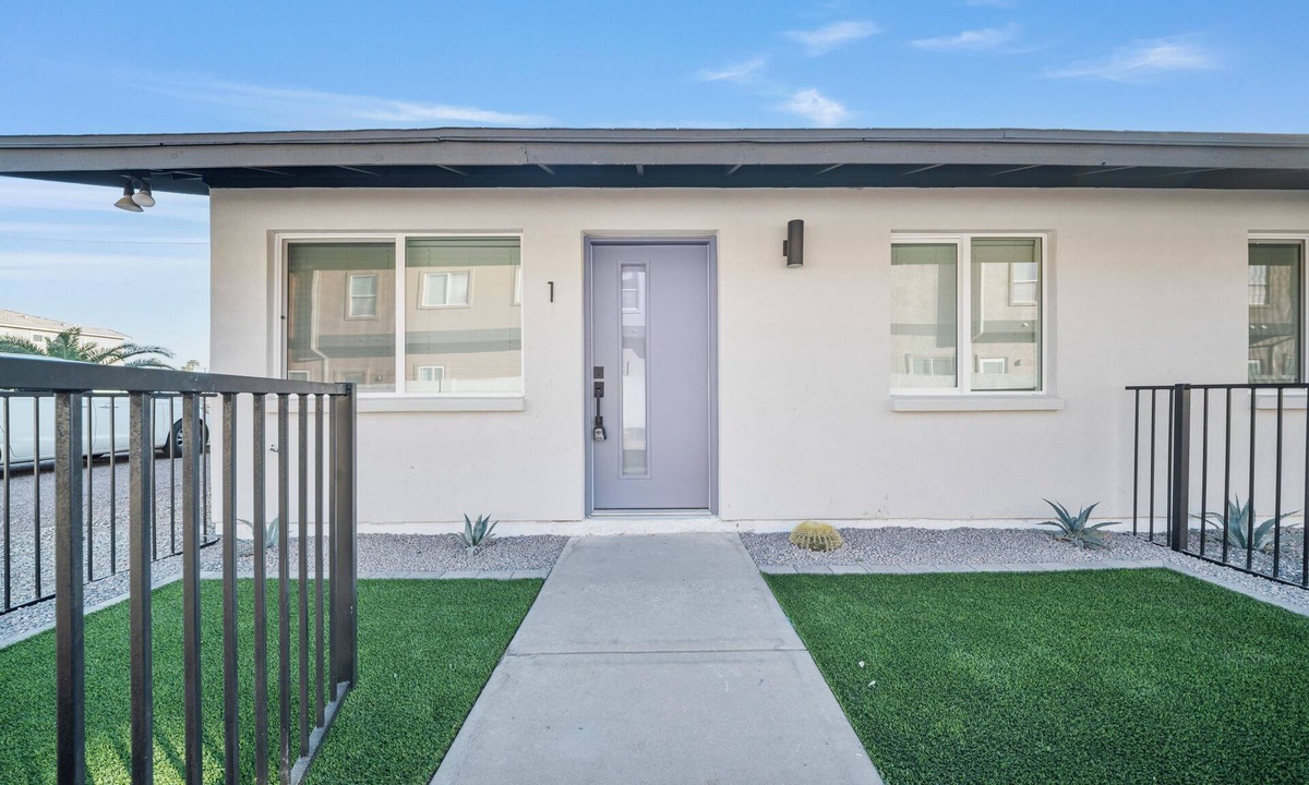 Camelback East Apartment | Arcadia Lite Unit 1 with Private Yard + W/D