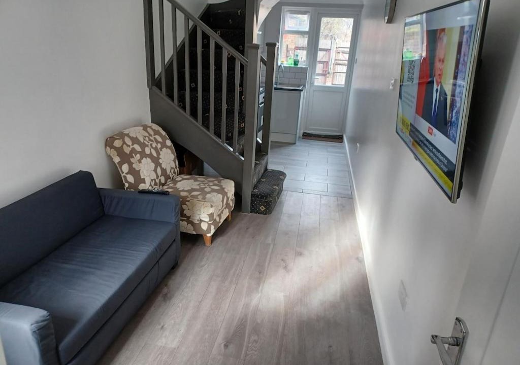 North End Apartment | Bethel- beautiful new 1 bed house near Erith station