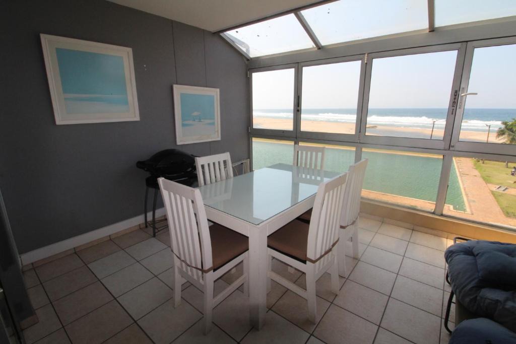 Margate Beach Apartment | Boulevard 211