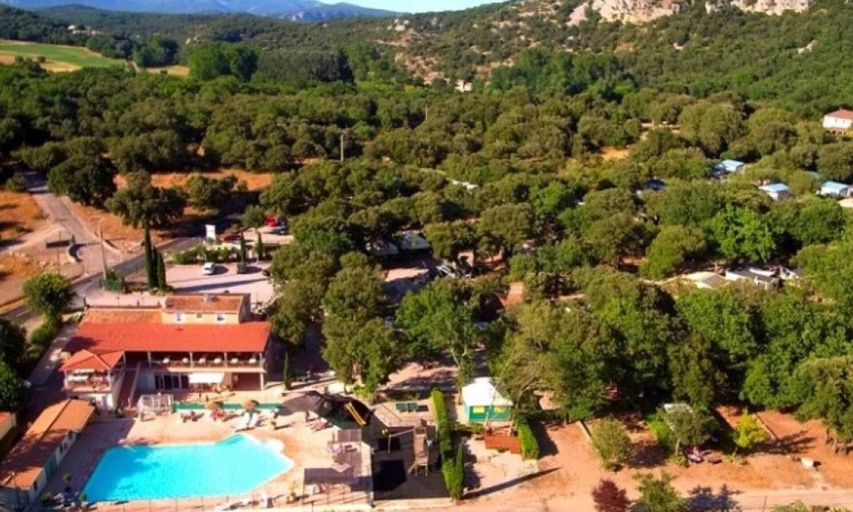 Brissac House | Camping - eehdif - Studio Apartment, Sleeps 5