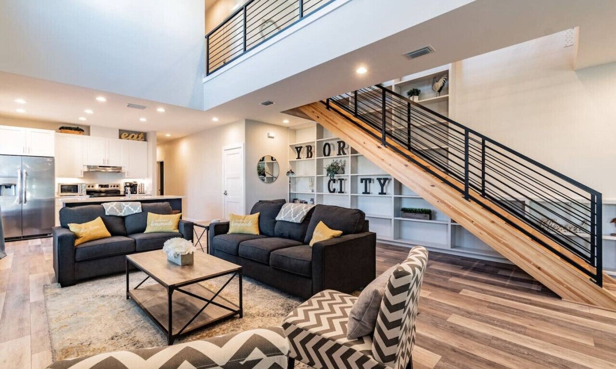 East Ybor Villa | Casita on Fifth – Roosted Suite | 3BR Near 7th Ave