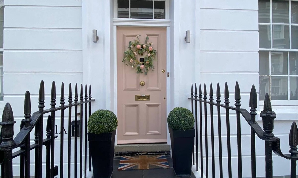 Warwick House | CENTRAL LONDON TOWNHOUSE! SLEEPS 10 GUESTS. GREAT FOR FAMILIES AND GROUPS!