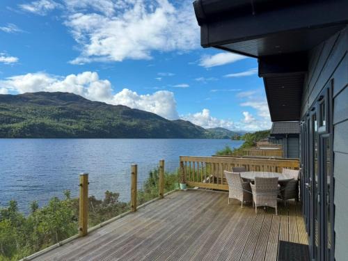 Loch Ness Ski Chalet | Chalet Loch Ness Hamptons Lodge by Interhome