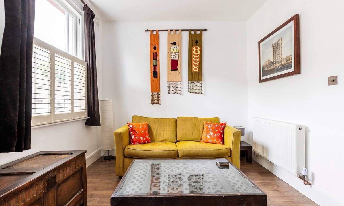 Harrow Road House | Charming Golborne Escape