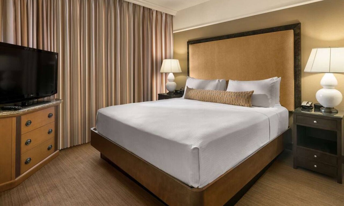 Gainey Village Villas Hotel | Discover Ideally Located Suites in Gainey Ranch AZ w/Free Parking & Breakfast!