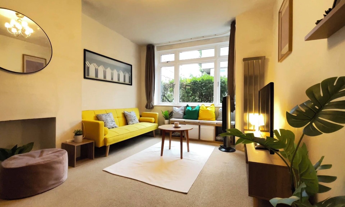 Elephant and Castle House | Eclectic London Bridge House - Shard View & Garden