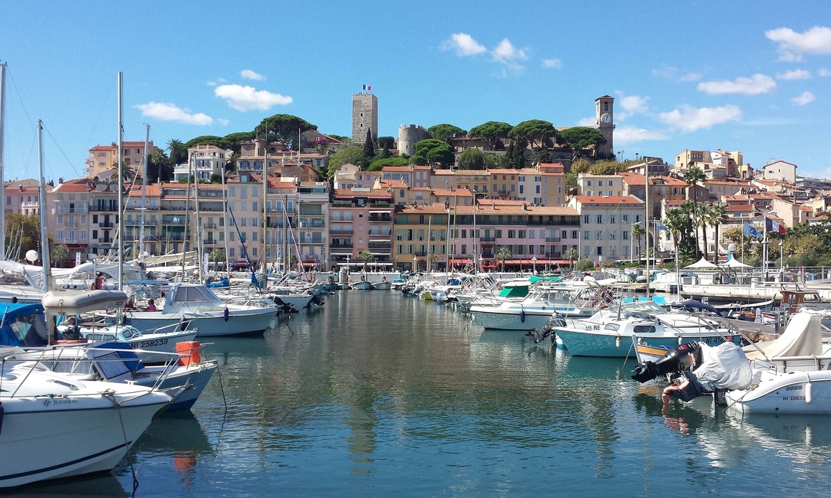 Le Suquet Apartment | Exceptional Appart de charme 3 * at ♥ of Cannes Vieux Port, foot of Suquet