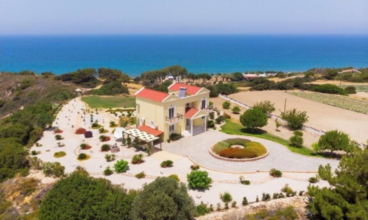 Kalavarda Villa | Exclusive luxury villa right by the sea - privacy, nature & elegance on 4,500 m²