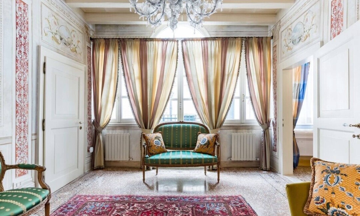 San Polo Apartment | Explore Venice From a Sophisticated Hideaway in San Polo