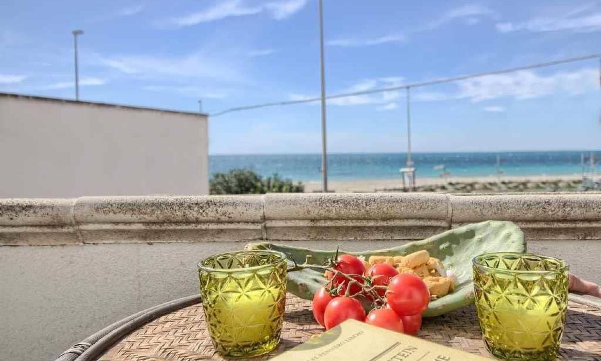 Torre Mozza House | Front Beach Torre Mozza by LoveSud