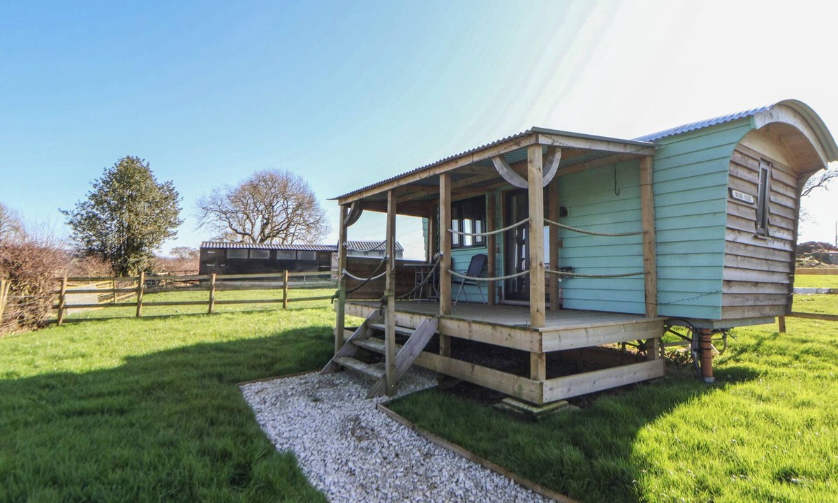 Rushton Spencer Cottage | GOLDEN FLEECE, pet friendly, character holiday cottage in Leek