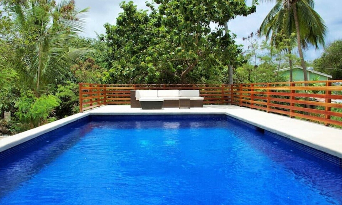 Durants Villa | Large modern villa with pool on West Coast near beach & restaurants w/parking.
