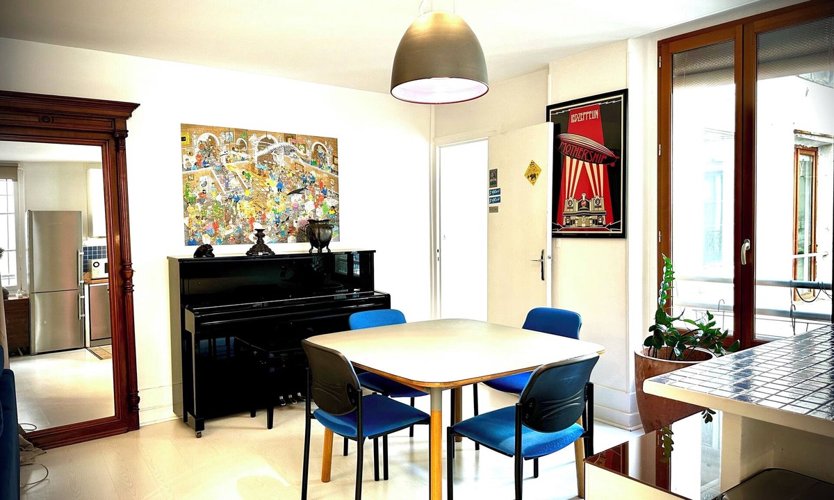 Arts-et-Metiers Apartment | Large studio 2 rooms on a charming and popular street in the Marais