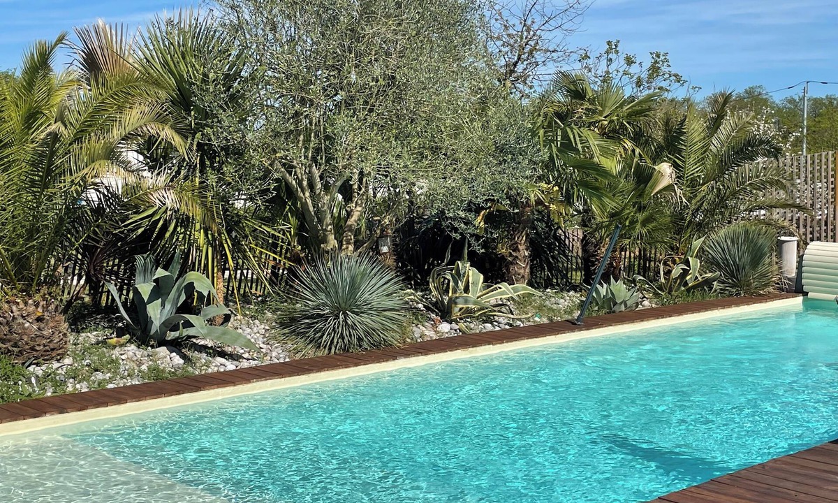 Indre-et-Loire House | Large Touraine house with swimming pool Near A10, Private park, Hammam