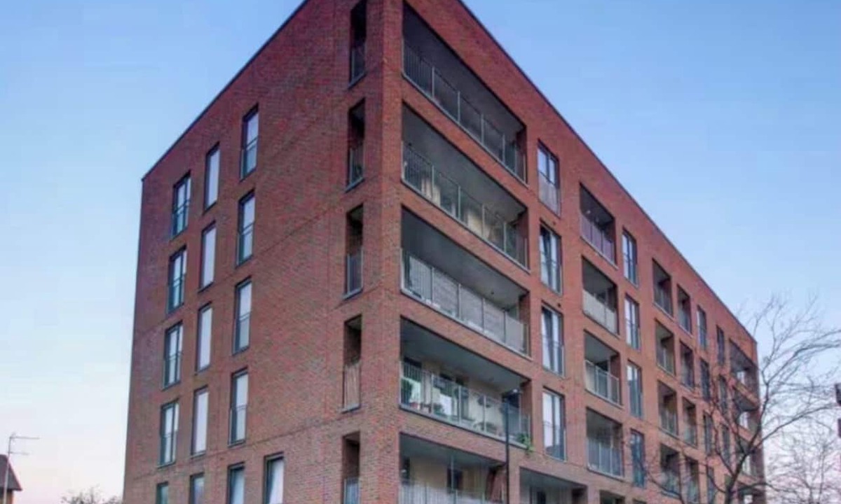 Canning Town Apartment | Luxury 2 Bedroom Duplex near O2 Arena, ExCeL Centre & Canary Wharf