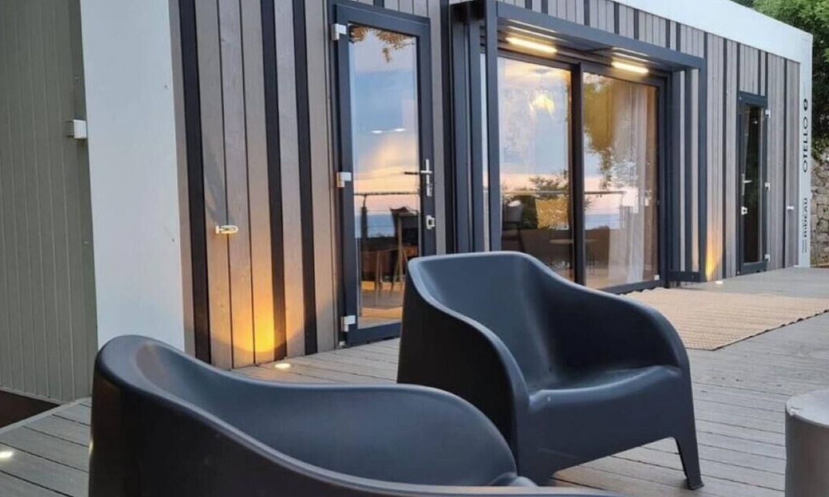 Le Dramont House | Luxury Bungalow/Mobile Home with Ocean View on the Ile d'Or, Saint-Raphaël—Accommodates 4 People