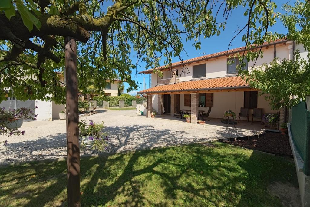 Santa Maria di Sala Apartment | Marsari House