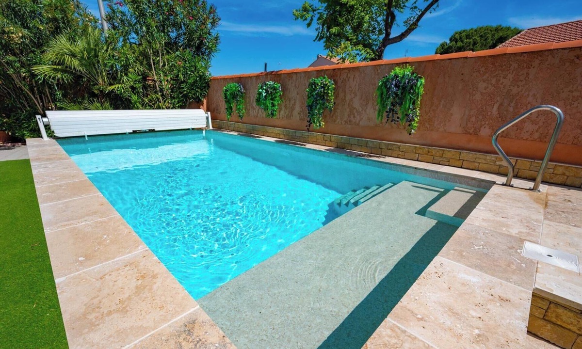 Frontignan Villa | My villa in the south of France w/private pool - a perfume of sea and garrigue