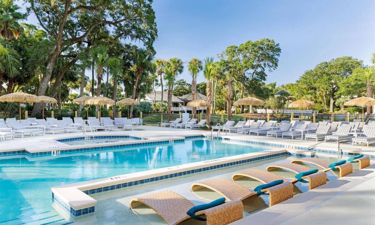 Shipyard Plantation Hotel | Perfect Getaway! 4 Units, Pool, Balcony, & Steps to Hilton Head Beach!