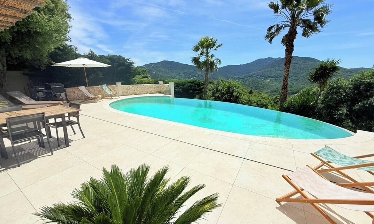 Les Adrets-de-l'Esterel Villa | Renovated villa with swimming pool and breathtaking view in estate with tennis court