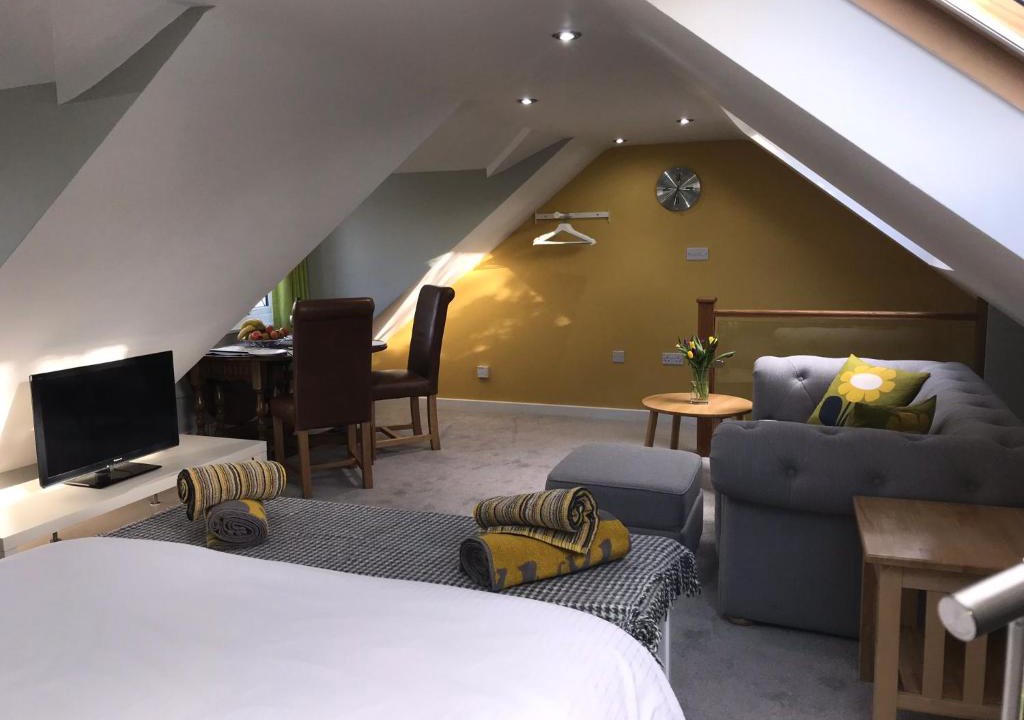 Macclesfield Apartment | Round-y-Corner