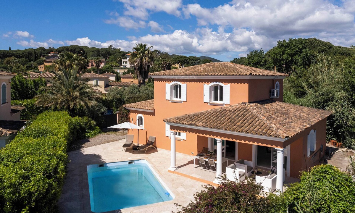 Plage de la Garonnette House | Sainte-Maxime Villa | Pool & Near Beaches