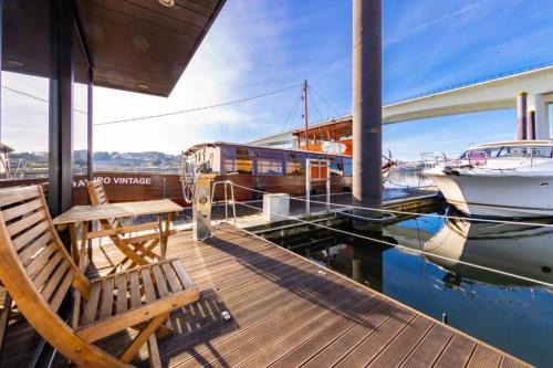 Campanha Boat Rental | SLEEPBOAT Floating House Boat Oporto Douro