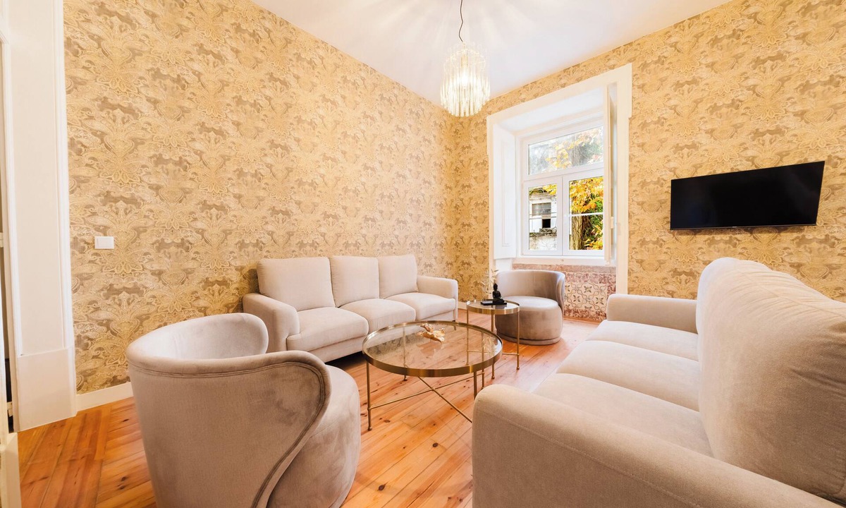 Chiado Apartment | Spacious 5BR Apartment, Central, Stylish