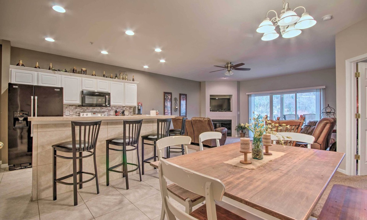 Camdenton Condo | Spacious Lakefront Condo w/Views in Camdenton!