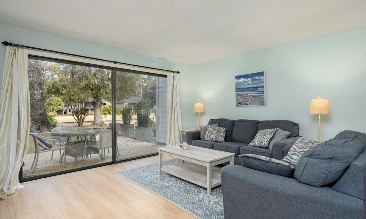 Shipyard Plantation Condo | Spacious villa. Walk to beach! Desk w/monitor for remote work. Golf course view.