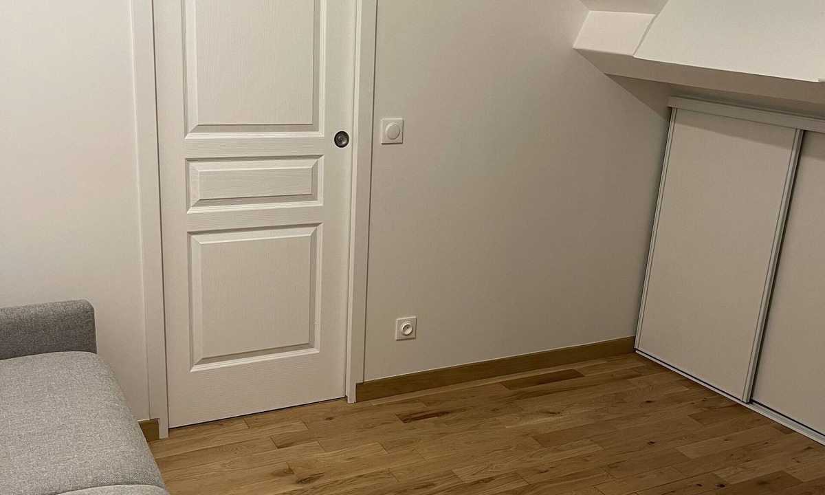 Saint-Mande Apartment | Studio (separate bedroom) refurbished