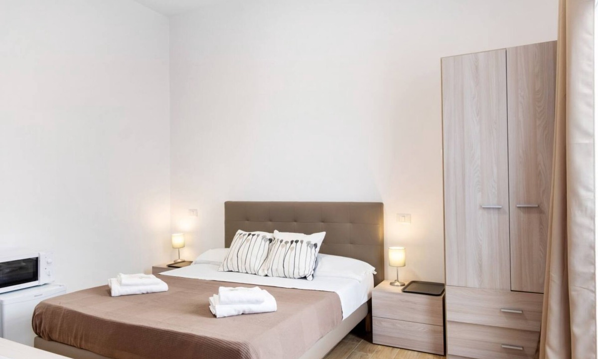 Peraga House | Studio with private bathroom is a part of the San Vincenzo Rooms Guest House and is perfect for 2 guests. The accommodation is located in the renovated period building in Vigonza, which is 10 minutes by car from the center of Padua and on the direct rout