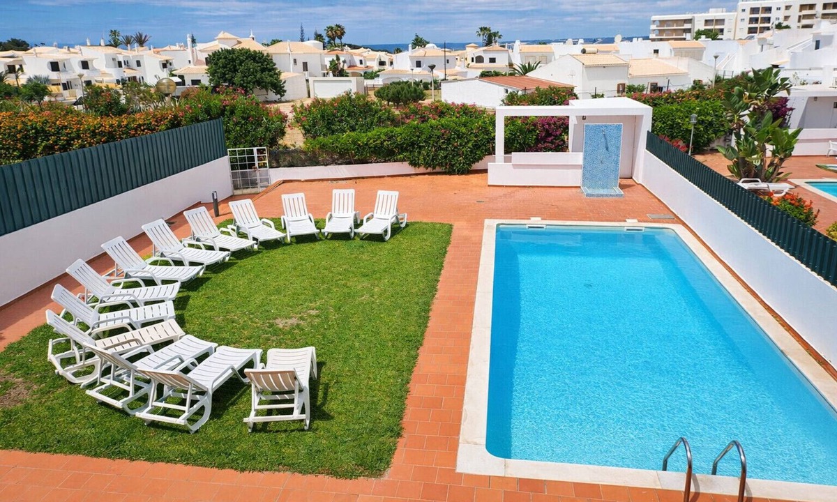 Gale Apartment | T2 1º vista mar Galé, wifi, a/c, piscina, para a p