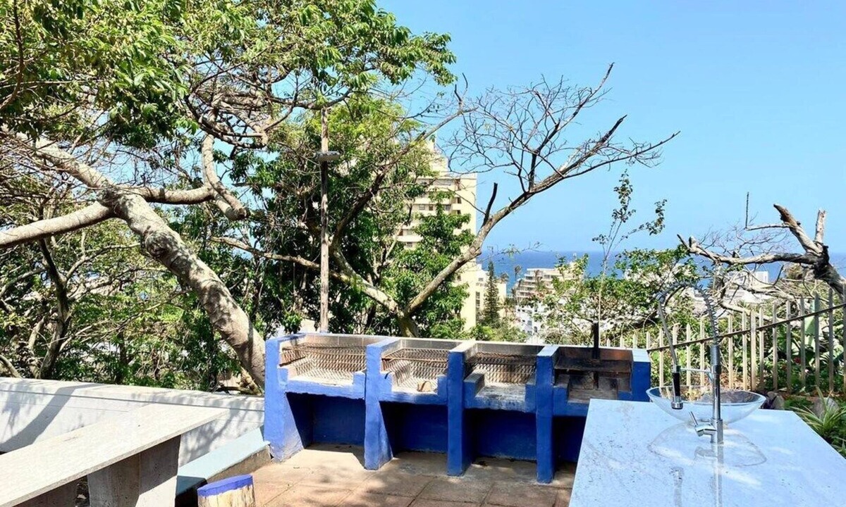 Shaka's Rock Apartment | This apartment is a 3 bedroom(s), 2 bathrooms, located in Dolphin Coast, KwaZulu-Natal.