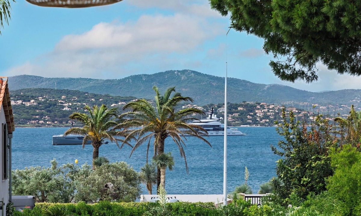 Gassin Villa | Villa at the entrance to St Tropez sea view beach 2 minutes walk