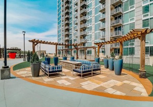 FRONTDESK Uptown Apts with City Views Charlotte