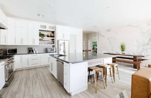 Cox Heights House | 2 Luxury Homes | 2 Pools | Sleeps 20 Near Old Town