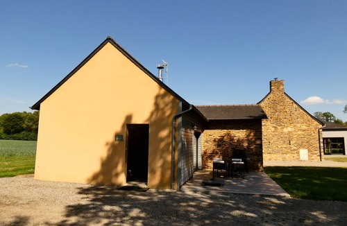 Quelneuc Cottage | 4-person gîte with heated indoor pool near La Gacilly Morbihan