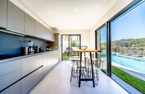 Grimaud Villa | A 10 Minutes de Saint-tropez, Villa Avec sa Piscine Dans un Domaine Sécurisé !