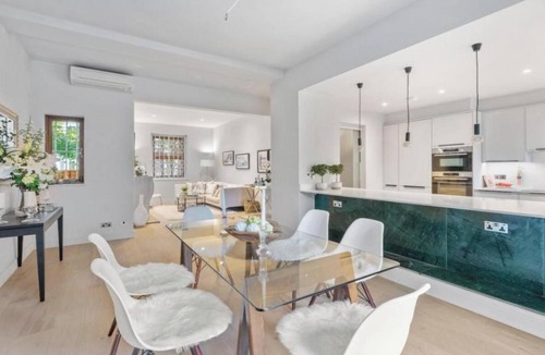 Abingdon Apartment | A Stunning Four-Bedroom Home in the Heart of Kensington