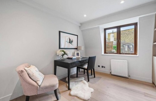 Abingdon Apartment | A Stunning Four-Bedroom Home in the Heart of Kensington