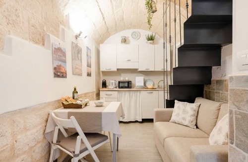Old Town Apartment | Abode the Solstice - Sanctuary where light meets legacy