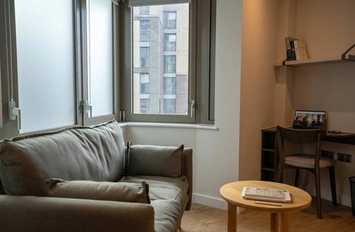 East Acton Apartment | Accessible Studio | Step-Free + Gym | StayCozy