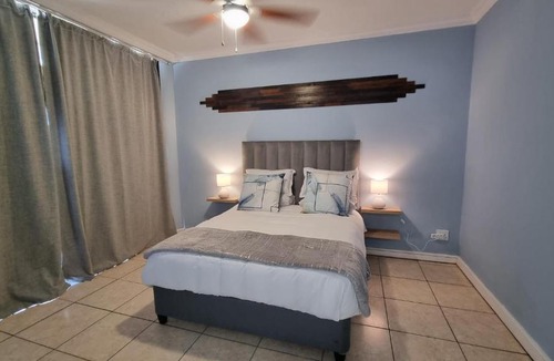 Durban Point Apartment | Accommodation Front - Stylish 2 Sleeper near Ushaka Ushaka Marine World