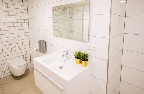 De Bilt Apartment | Attentive 2 Bed Serviced Apartment 92m2 -ESS38A-