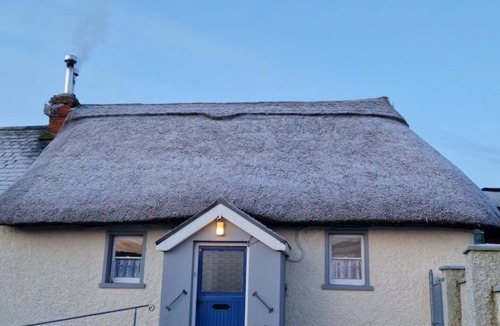 South Tipperary Cottage | Authentic thatched cottage in the heart of Irelands ancient East.